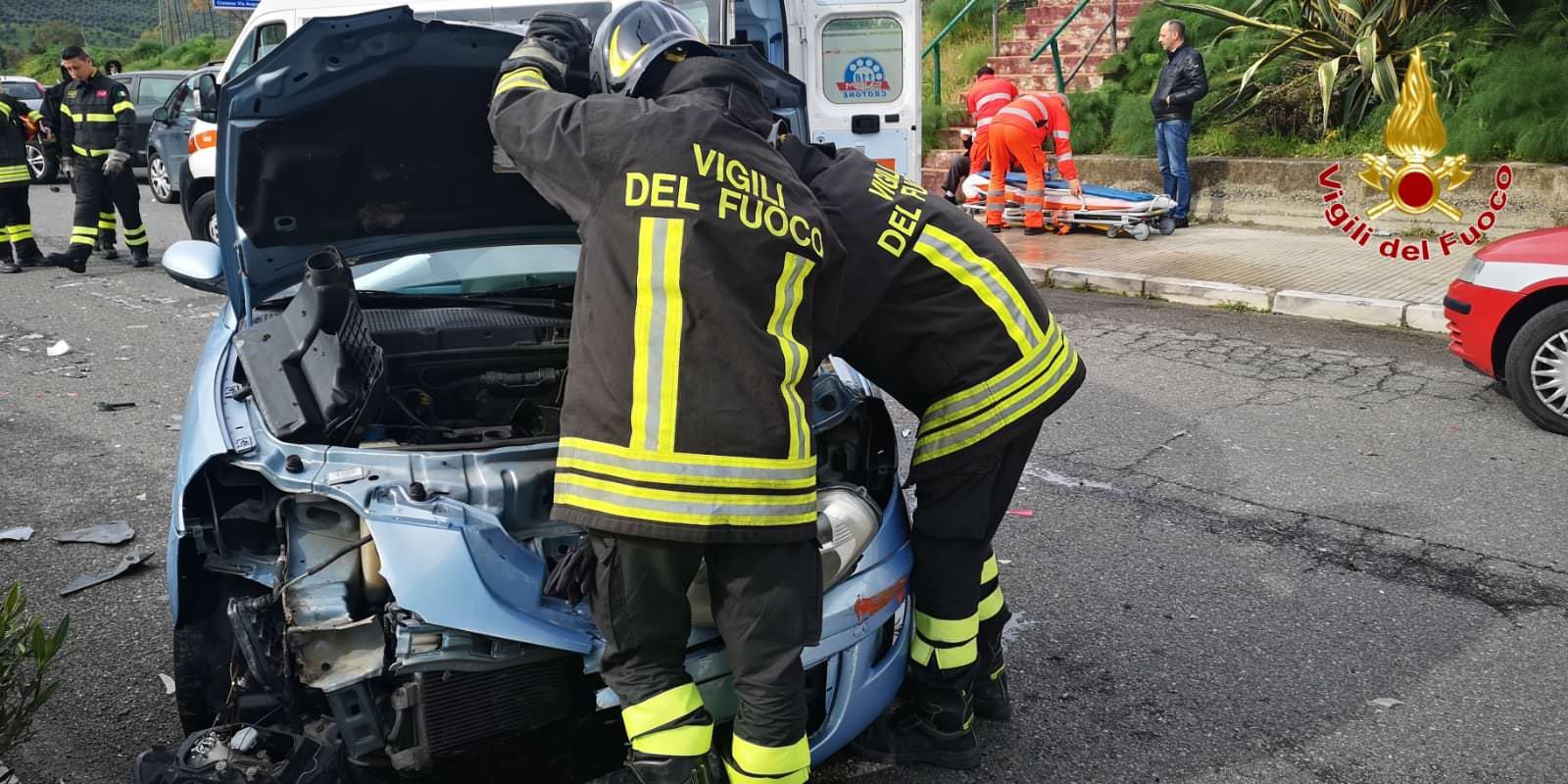 Crotone, bimbo e anziano feriti in un incidente