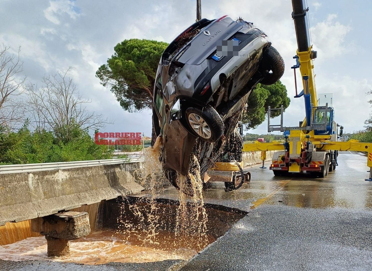Maltempo nel lametino, la tragedia sfiorata e una voragine difficile da spiegare
