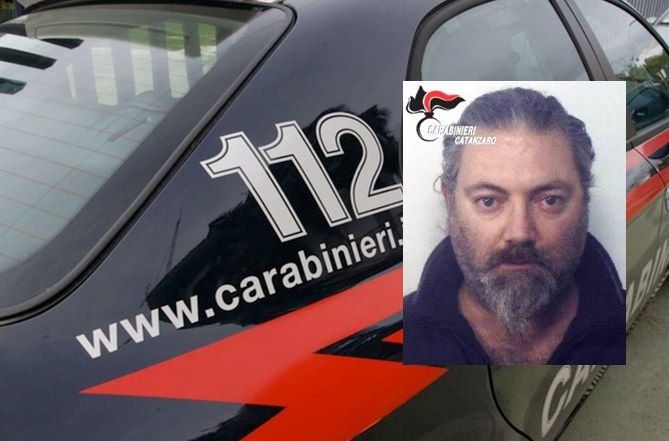 Minaccia i genitori per soldi, arrestato 42enne