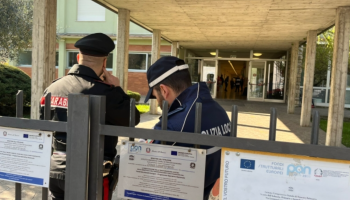 Insegnante accoltellata a scuola da uno studente