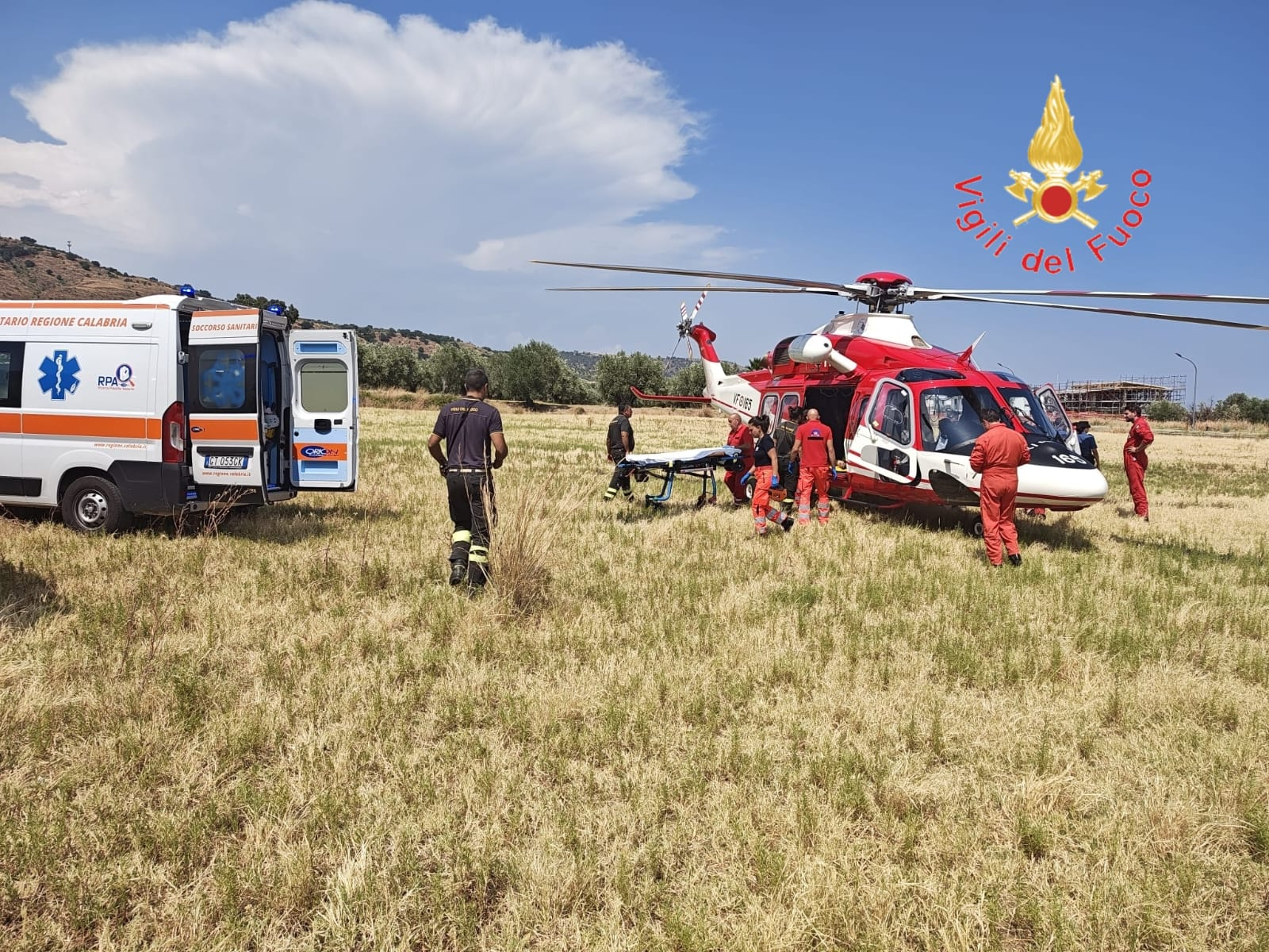Ritrovato in una zona impervia il 38enne scomparso a Montepaone: recuperato dai Vigili del fuoco – VIDEO
