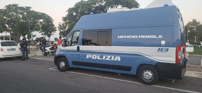 Raffica di controlli della Polizia a Cirò Marina: elevate diverse sanzioni