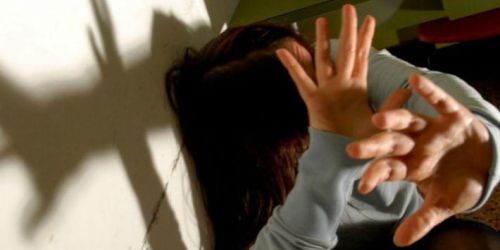 Disabile vittima di violenze sessuali. Il "gioco" degli aguzzini e i video divulgati nel Catanzarese