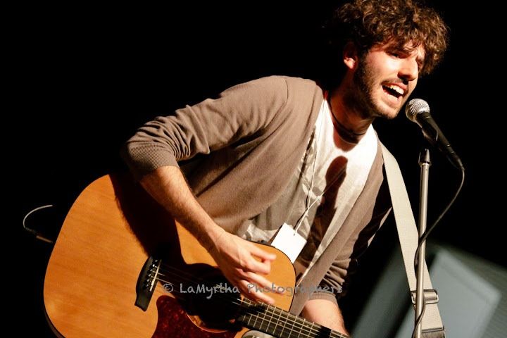 Joggi Avant Folk tra musica, libri e impegno