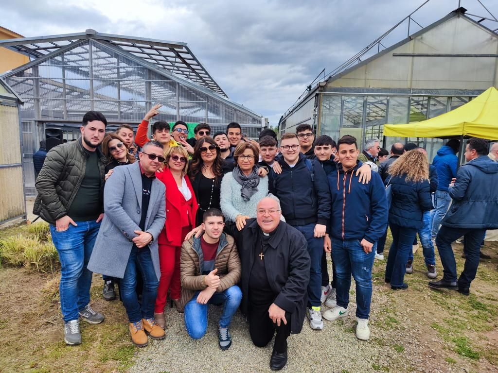 Corigliano Rossano, inaugurate due serre idroponiche al Majorana – FOTO