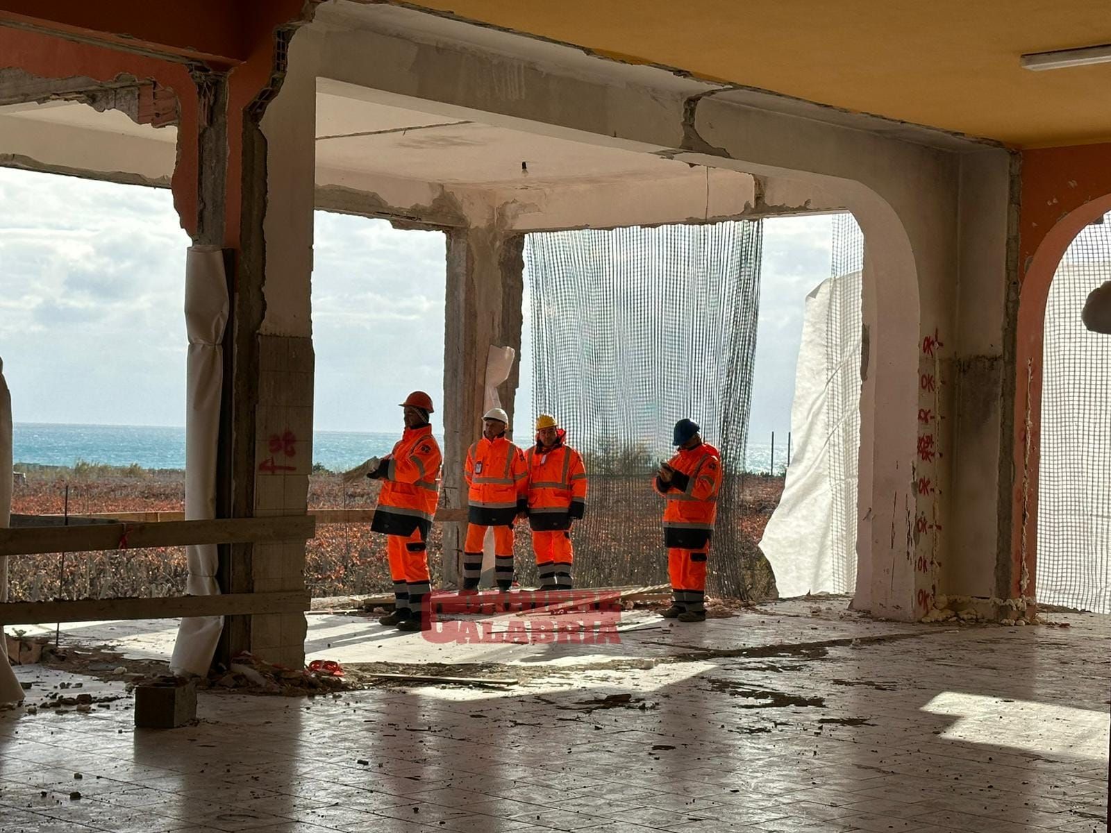 Ecomostro abbattuto a Melissa, Mancuso: «Un segnale forte contro abusivismo e ‘ndrangheta»