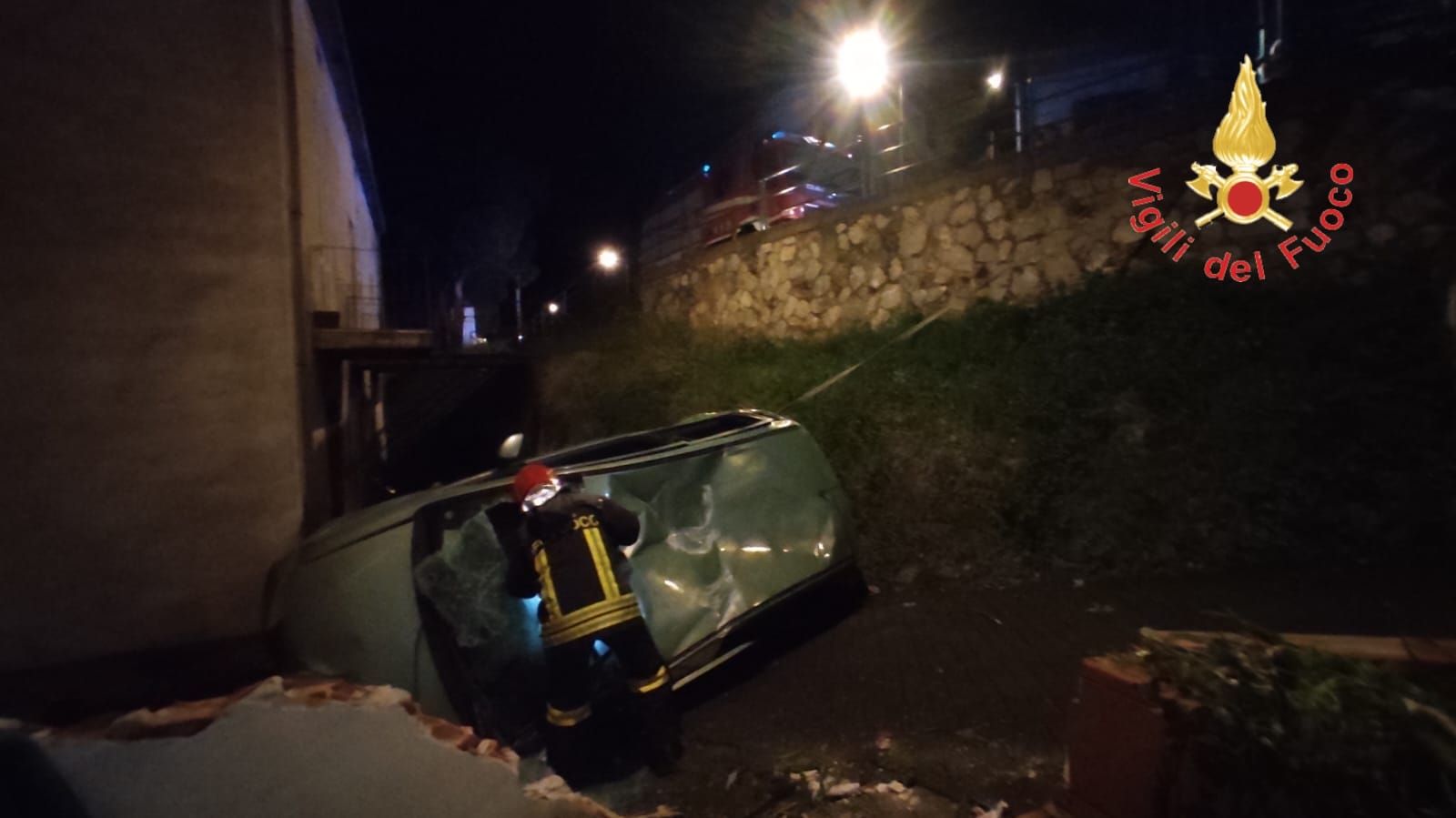 Incidente stradale nel Cosentino, 40enne estratto dalle lamiere – FOTO