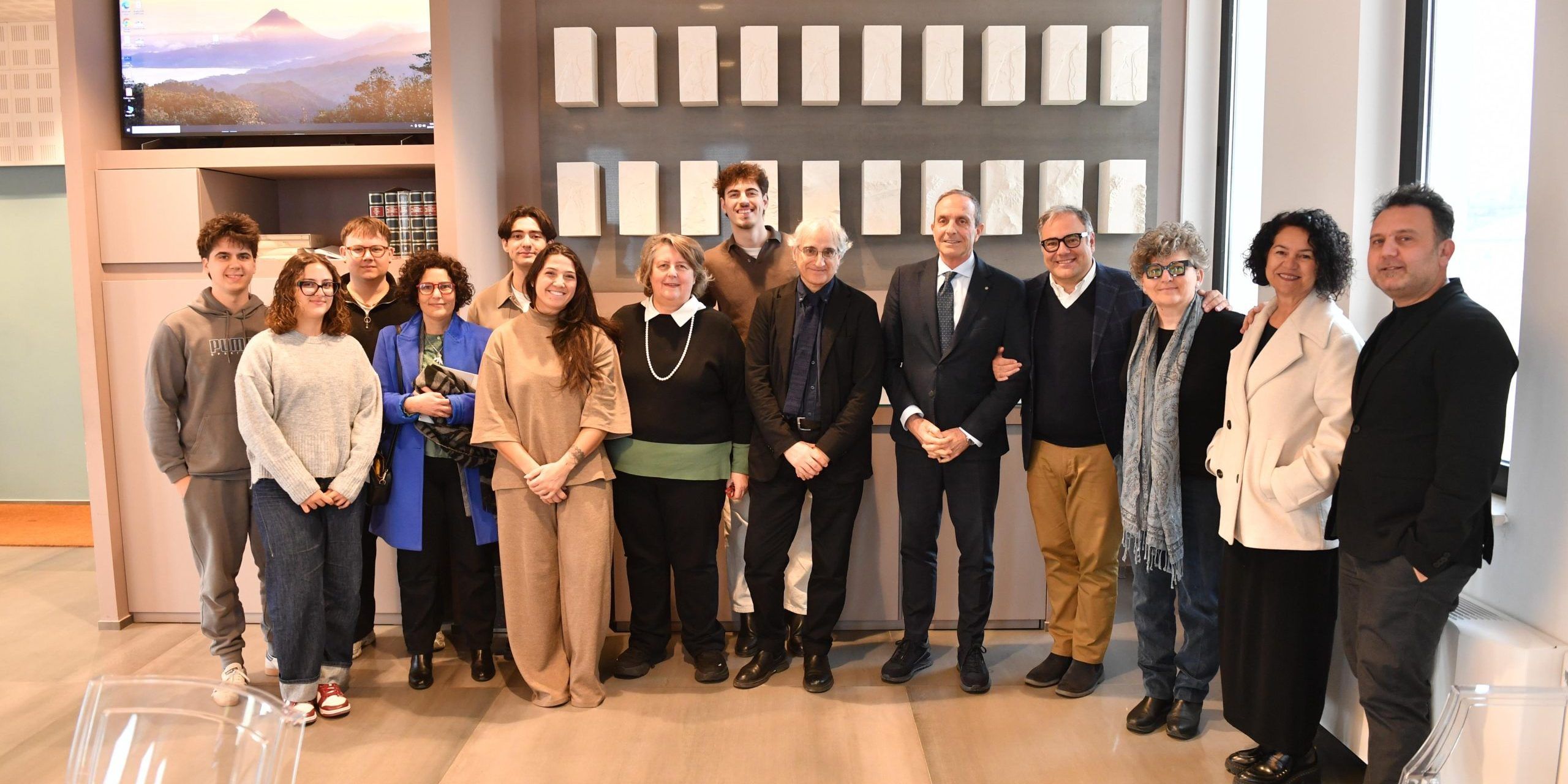 Dall’1 aprile al 3 maggio a Reggio esposizione Mediterranee Architettura e Design per Gianni Versace