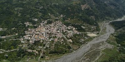 Smart School, la scommessa dell’Aspromonte contro lo spopolamento: a Bagaladi suona la prima campanella