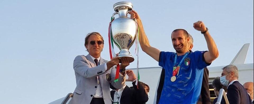 La coppa arriva a Roma, l’Italia è in festa