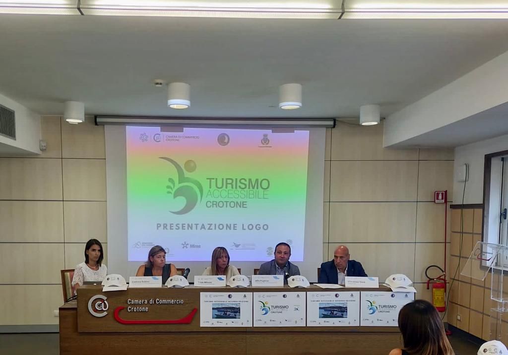 Turismo accessibile a Crotone, gite in gommone per le famiglie con figli portatori di disabilità