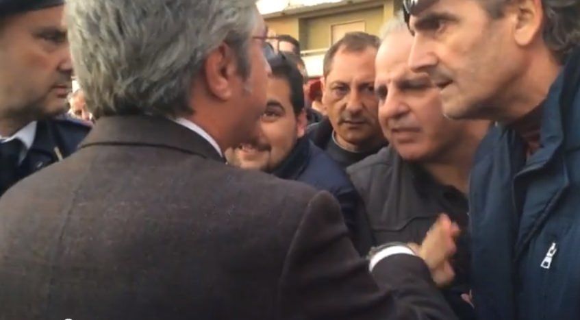 RENZI A REGGIO | Il video delle proteste