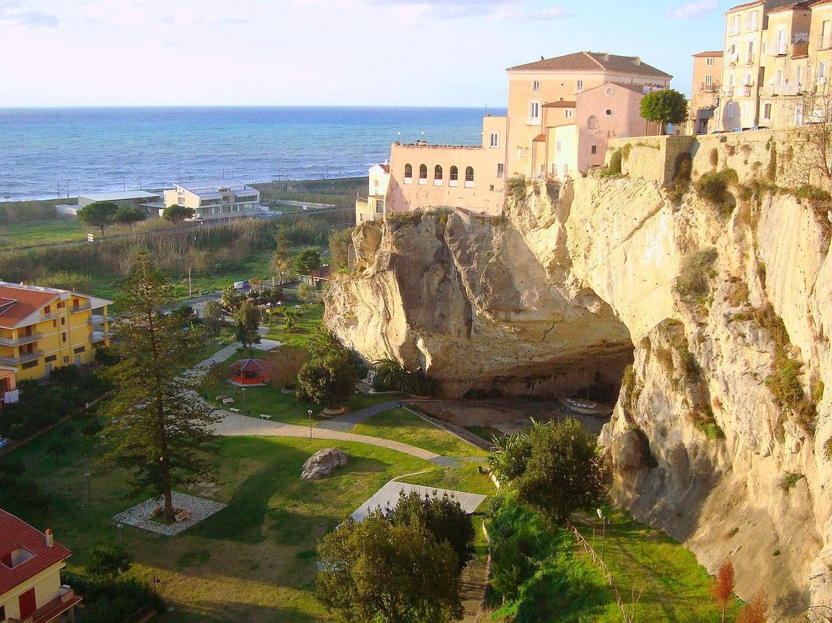 Musica, teatro e tradizioni. Ad Amantea i progetti “Itticus” e “Notte al borgo”