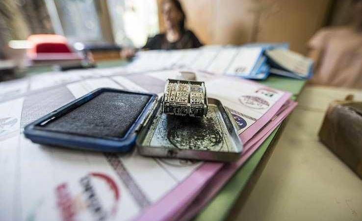 Crotone, i 5Stelle in campo. Fi e Pd cercano la quadra