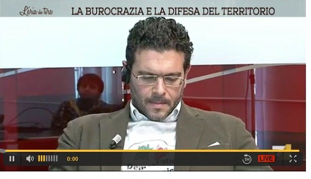 Carbone e la maglietta per Giudiceandrea