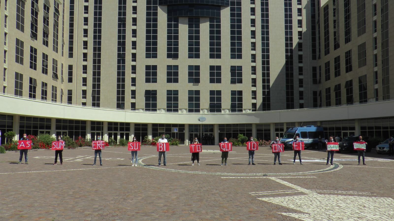 Gli idonei della sanità protestano alla Cittadella: «C'è posto per tutti» – VIDEO