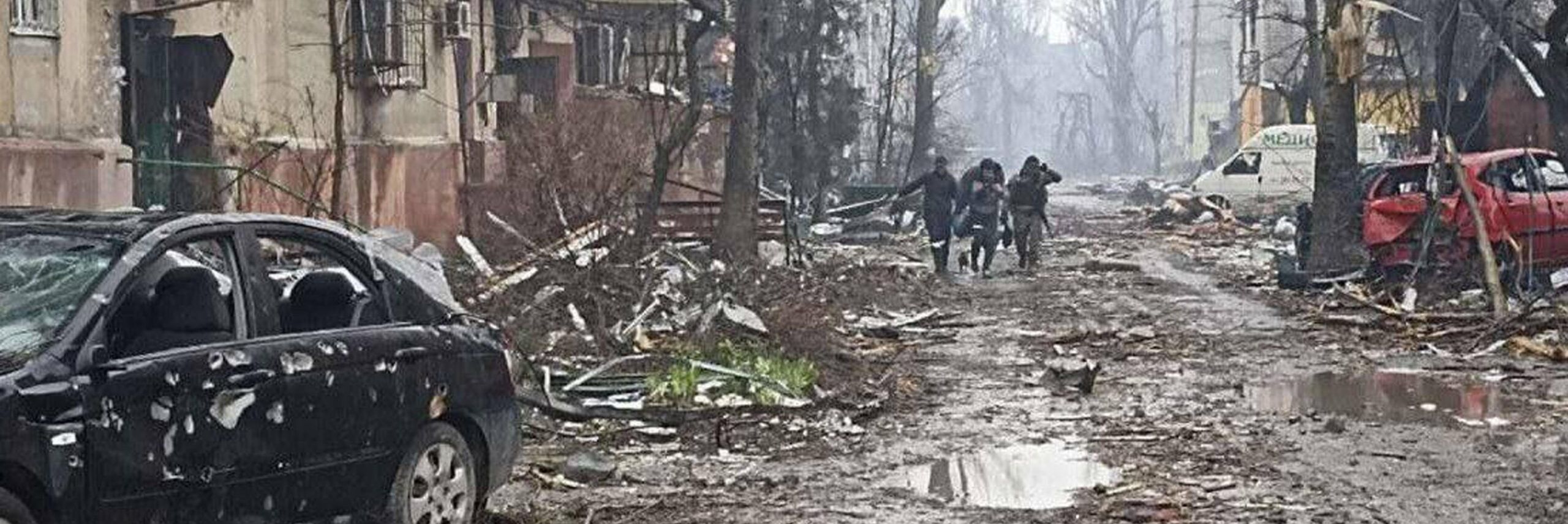 Il martirio di Mariupol: «Russi pronti allo sbarco». Stop ai corridoi umanitari