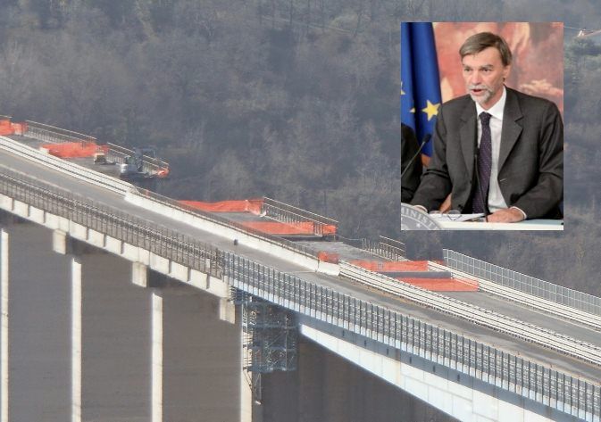 Sabato 25 riapre il viadotto crollato sull'A3