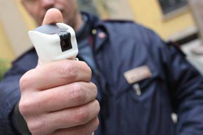 Lo spray al peperoncino per i poliziotti di Cosenza