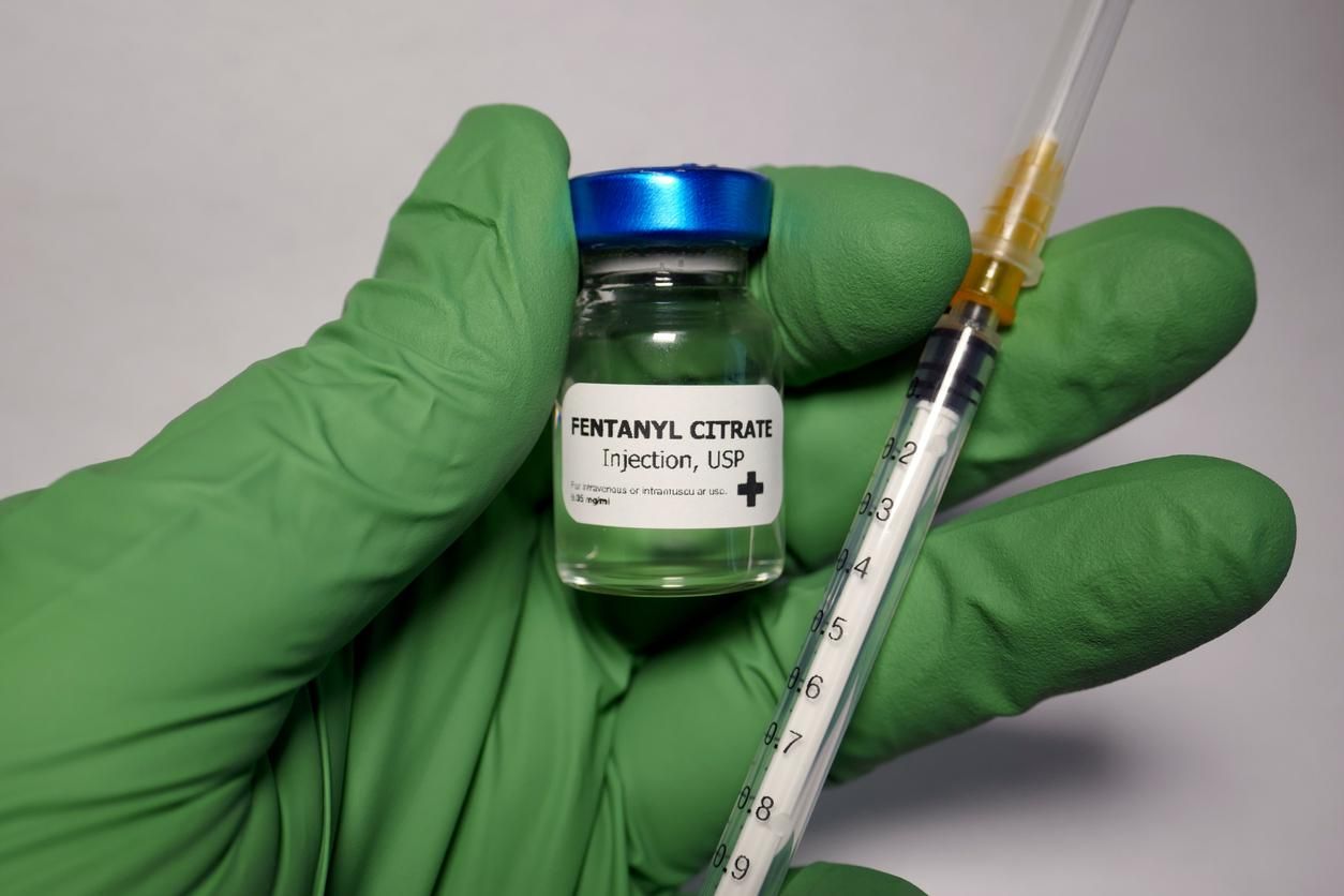 Sequestrata una farmacia abusiva nel Reggino: trovati fentanyl e morfina