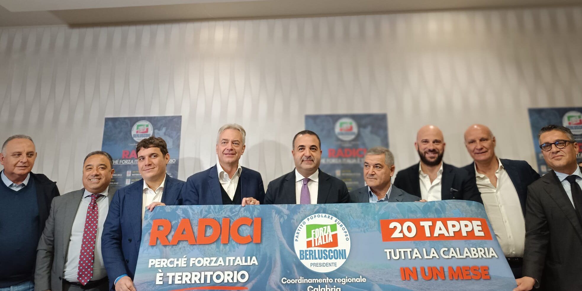 Parte “Radici”, campagna itinerante di Fi per ascoltare i territori (e aumentare il consenso…)