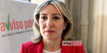 Bossoli al Comune e mezzi incendiati, fino al calendario della Dia. Fragomeni: «Siderno ha difeso la democrazia»