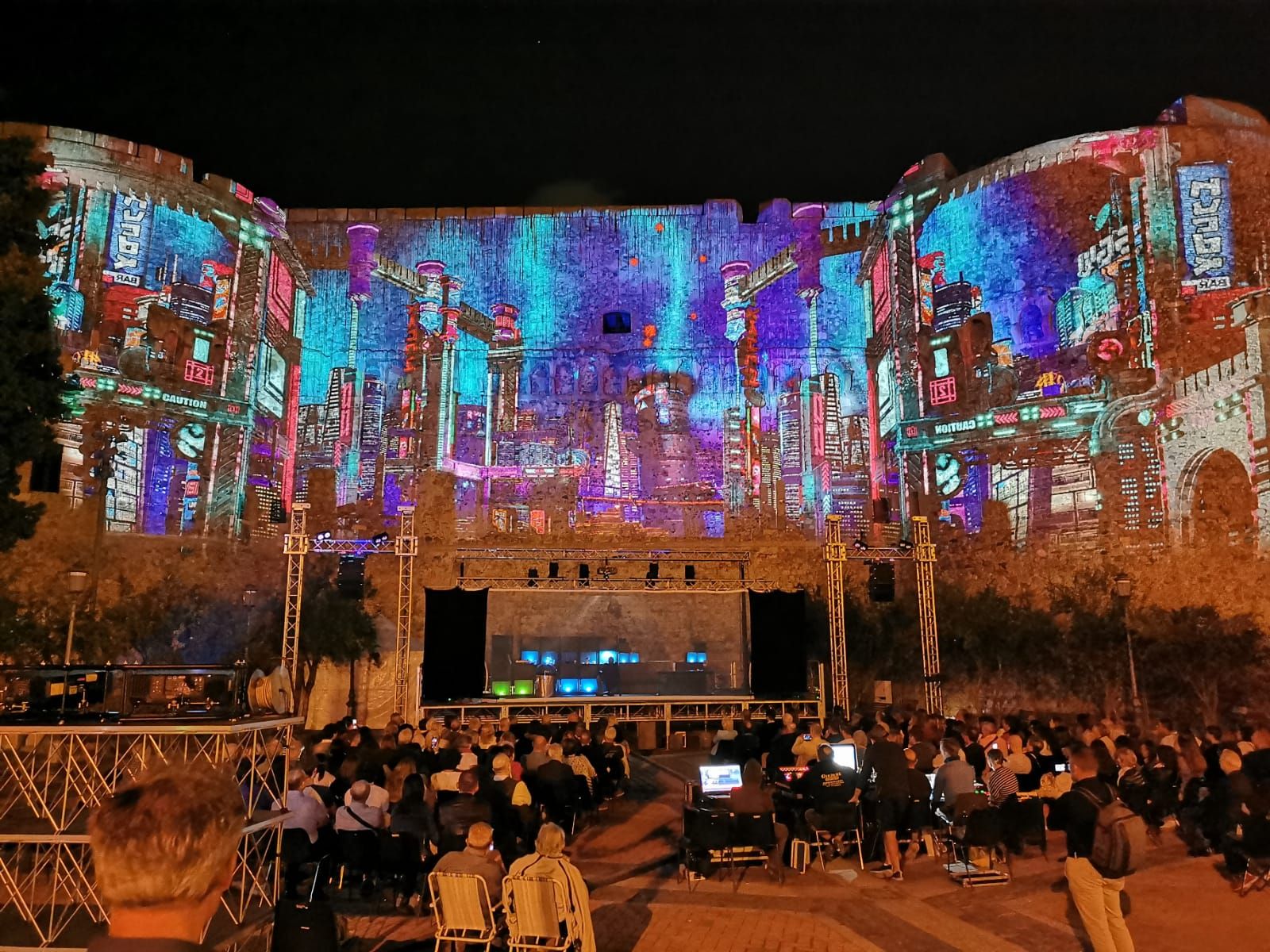 Grande successo a Reggio per “Libra”, a Cosmos l’innovativo spettacolo sul futuro del firmamento – FOTO