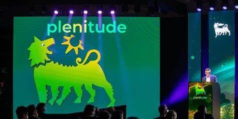 Eni (Plenitude), firmato l’accordo per l’eolico galleggiante in un impianto al largo di Crotone