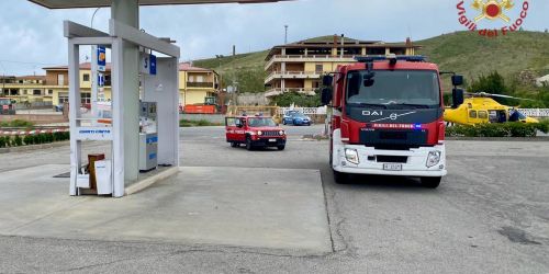 scoppio-stazioen-servizio-benzina-crotone