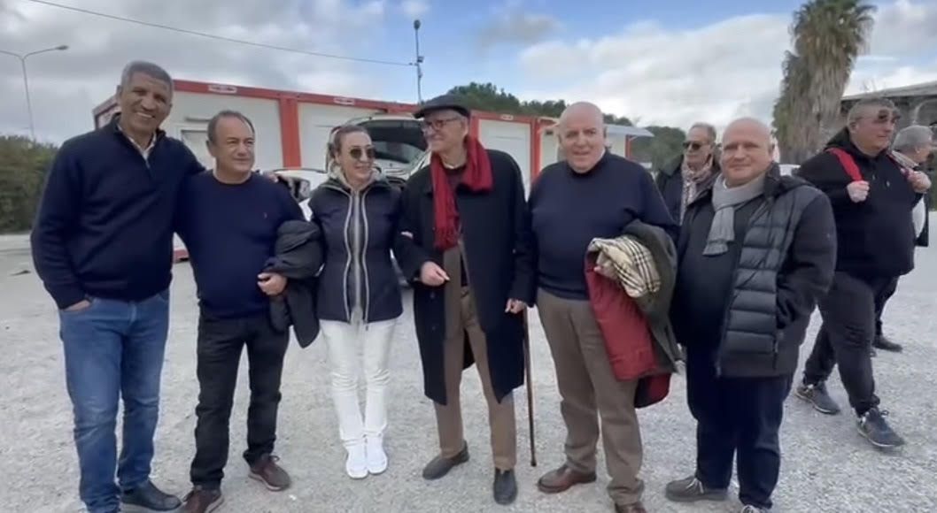 Lucano alla tendopoli di San Ferdinando: «Porterò questa triste realtà a Bruxelles»