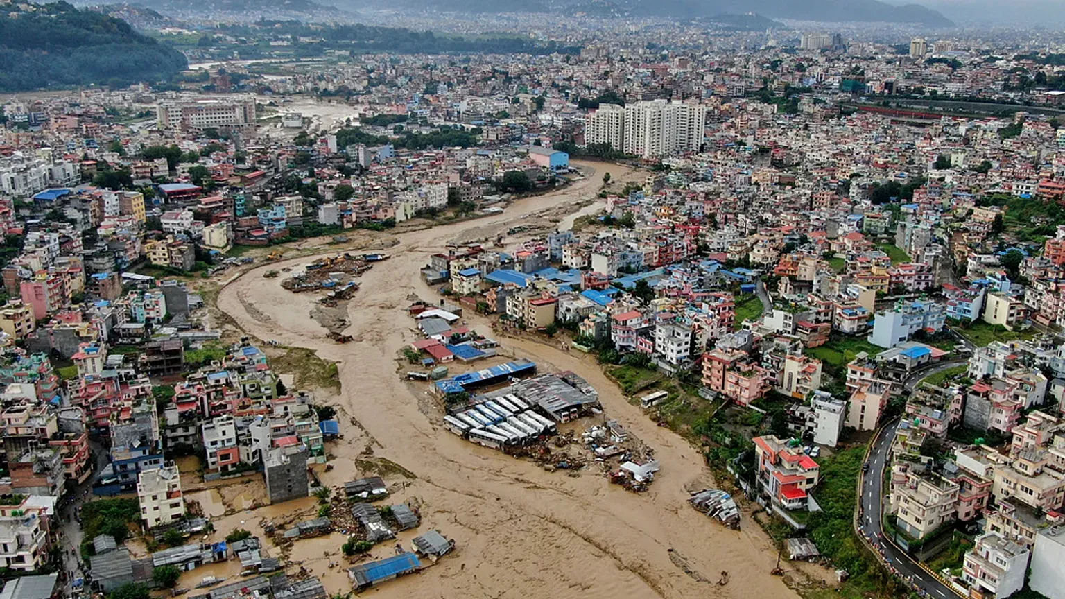 Alluvione in Nepal, dispersi anche due italiani