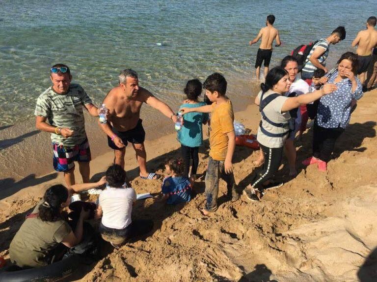 Isola, 56 migranti soccorsi da bagnini e turisti