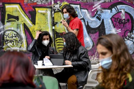 Astensionismo “dopato” da fuorisede e residenti all’estero: voto a distanza necessario?