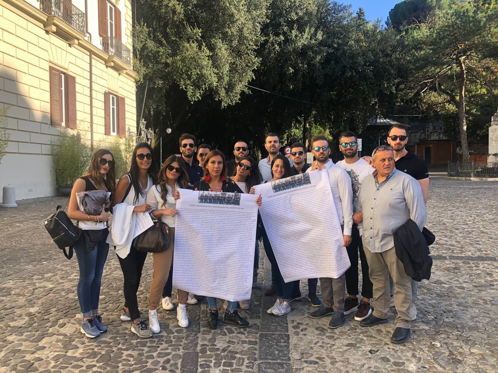 «Non siamo merce scaduta, chiediamo giustizia»