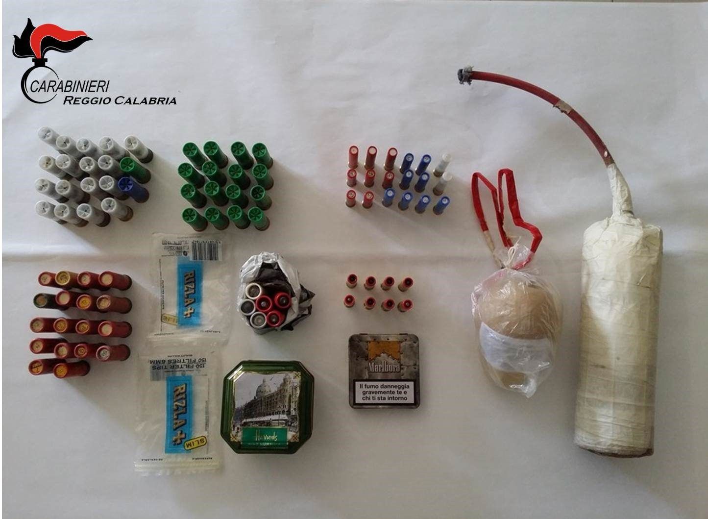 Nascondeva munizioni ed esplosivo in casa, un arresto nel Reggino