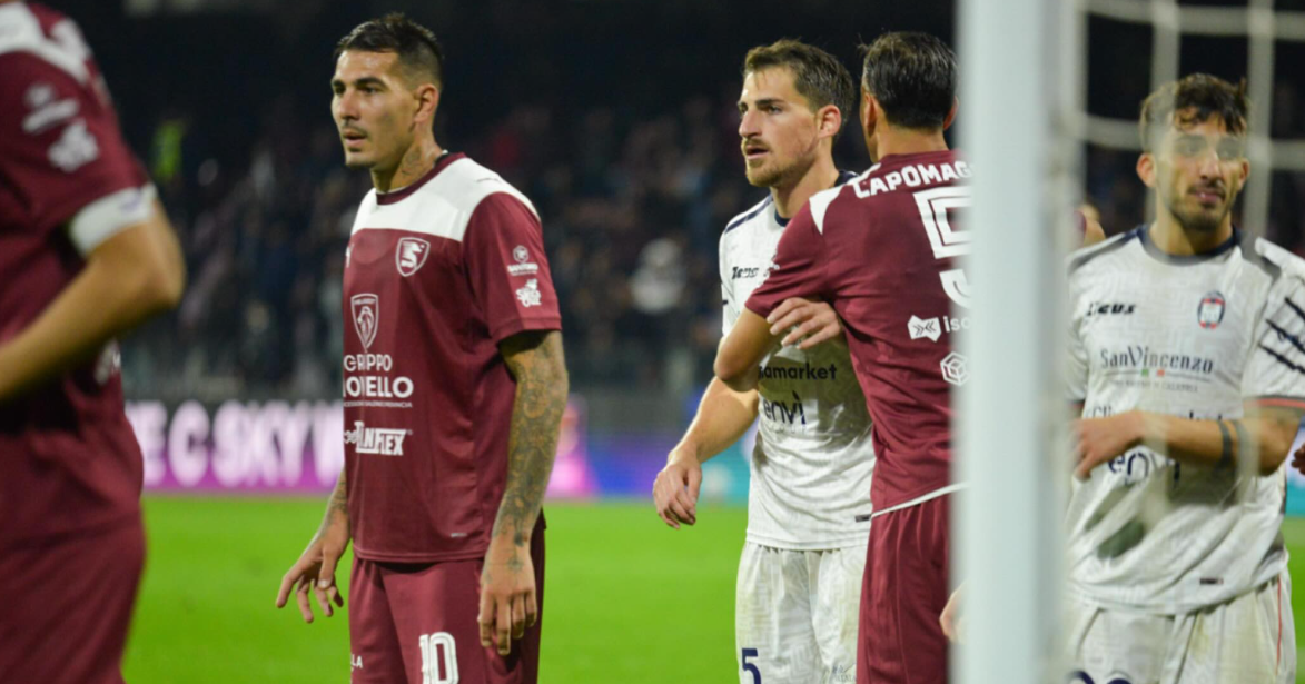 Cosenza-Crotone, non solo derby: il mercato resta caldo