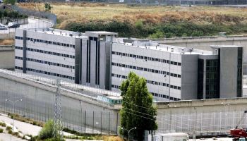 Si costituiscono due ricercati sfuggiti al blitz dell’operazione “Jerakarni”