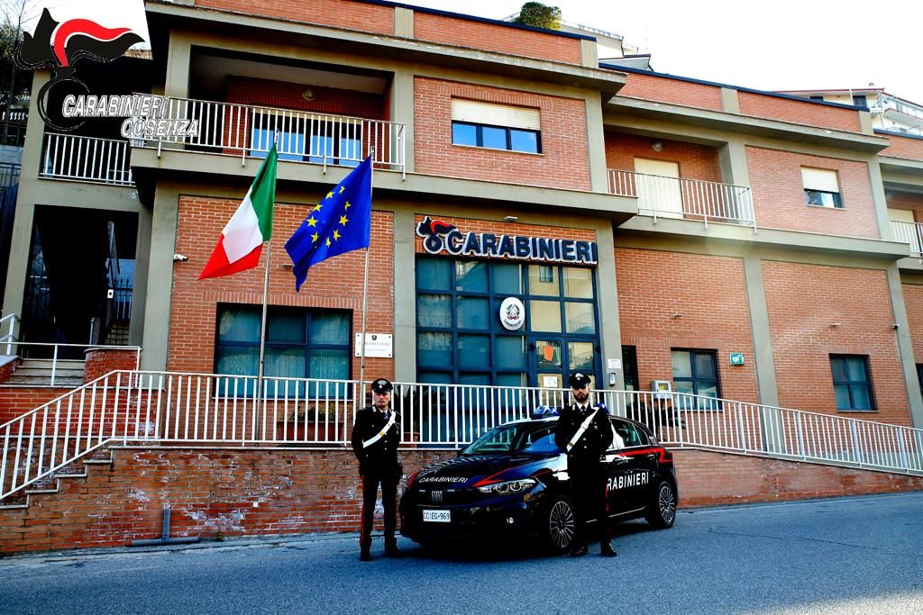 Beccato con 395 grammi di hashish in casa, arrestato un giovane a Luzzi