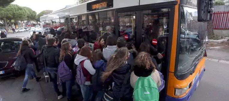 Trasporto pubblico, arriva lo sconto per gli studenti