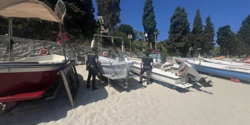 Briatico, occupazione abusiva del demanio: sequestrate 13 imbarcazioni