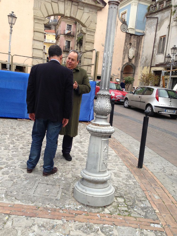 IN EDICOLA | Lo scontro tra poteri a Cosenza e la «paura» di Gaetano