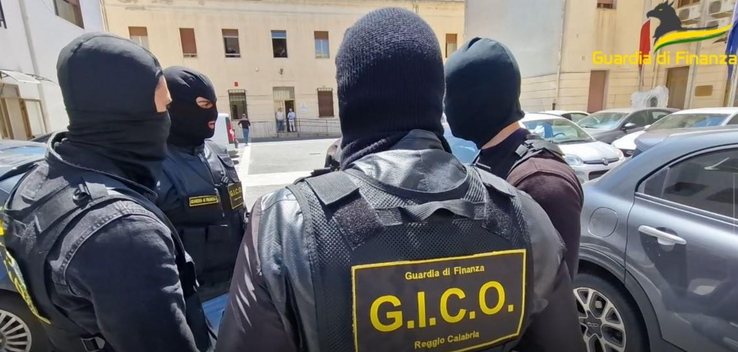 ‘Ndrangheta, blitz a Reggio Calabria: individuato e arrestato un latitante – NOME E VIDEO