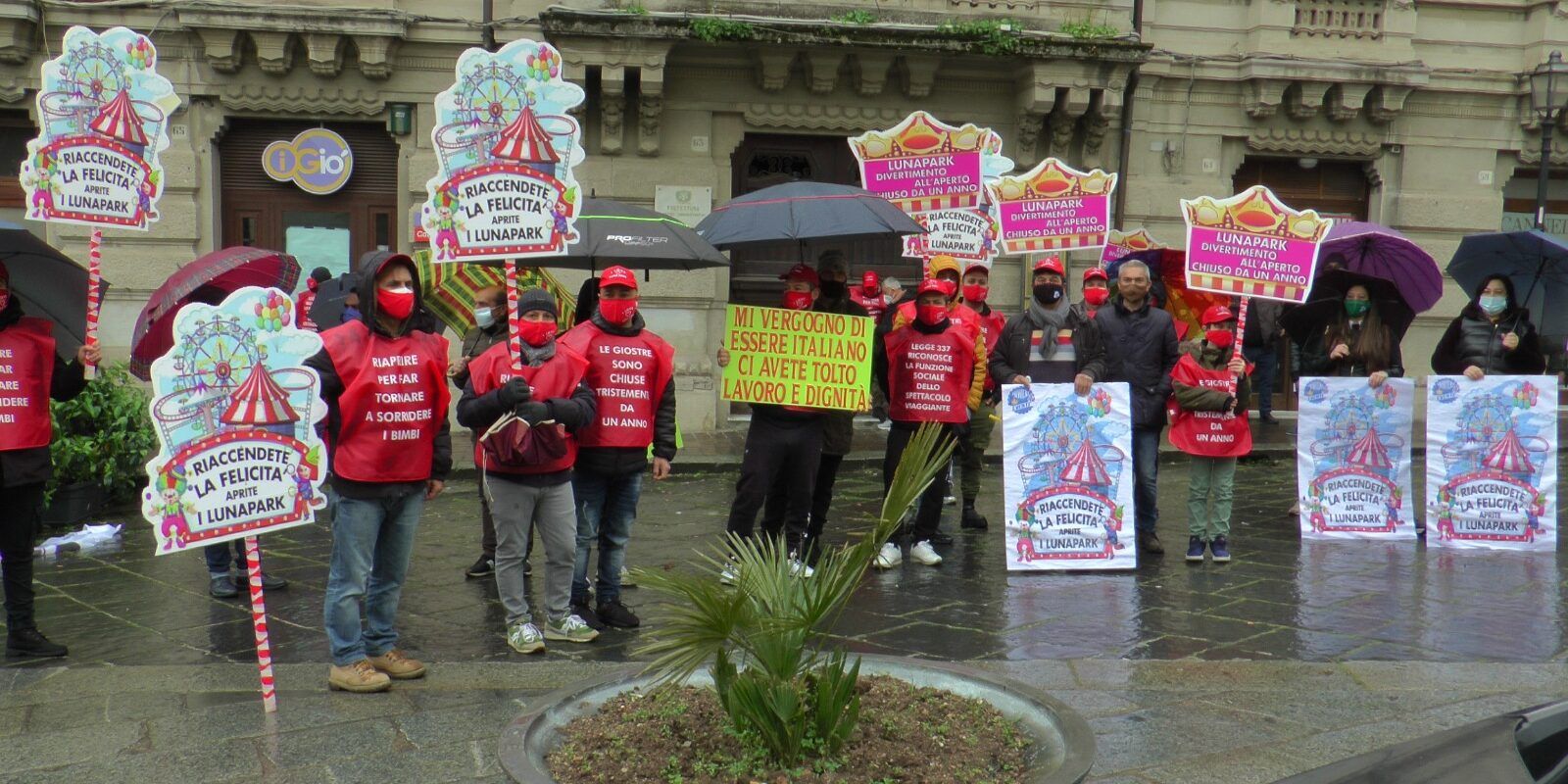 A Catanzaro la protesta di giostrai e operatori degli spettacoli viaggianti