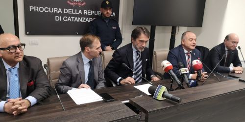 Gratteri: «C'era un buco nero su Catanzaro. Città liberata dalla cappa della 'ndrangheta rom»