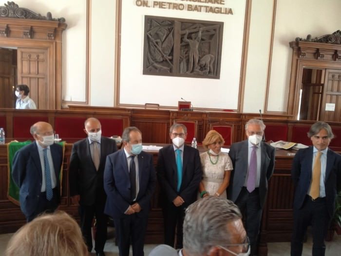 Reggio Calabria, conferita la cittadinanza onoraria a Di Bella