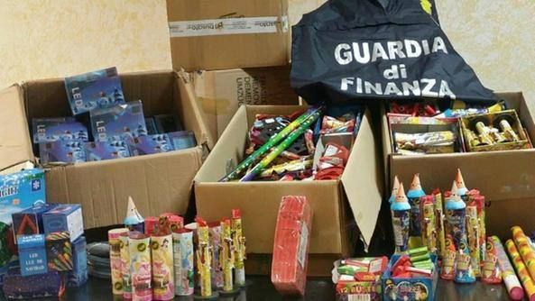 Lamezia, sequestrato un quintale di fuochi d’artificio
