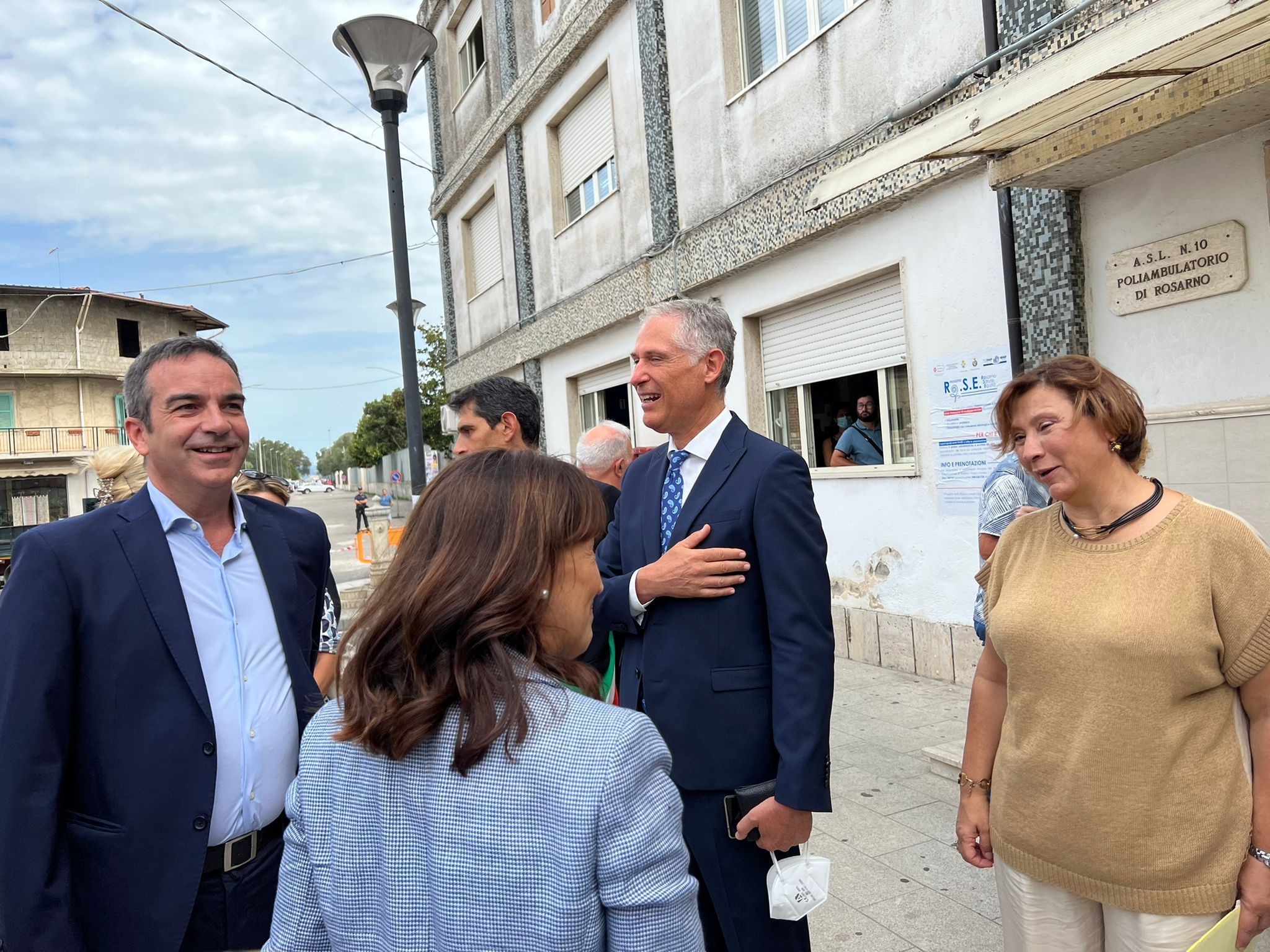 Inaugurazione ambulatori sociali  a Rosarno, Occhiuto: «Modello da replicare in Calabria» – FOTO