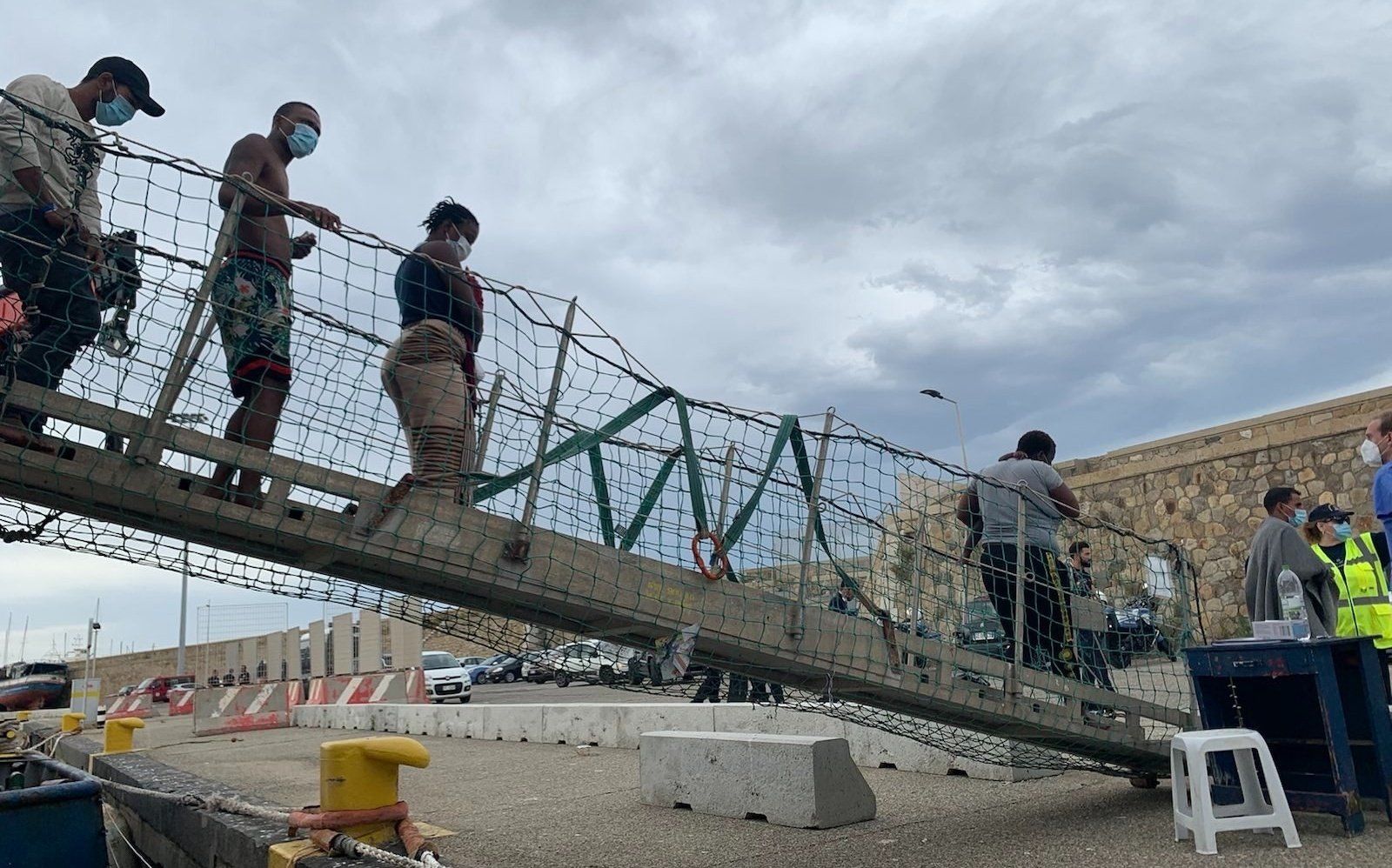 Emergenza migranti, a Reggio la Sea Watch 3 con a bordo 428 persone