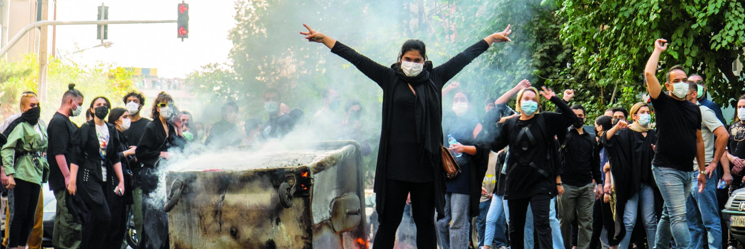 Proteste in Iran, il regime ammette: «Oltre duecento morti»