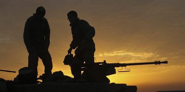 Striscia di Gaza sotto il fuoco incessante dei raid israeliani